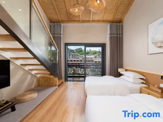 Triple Duplex Suite with river view