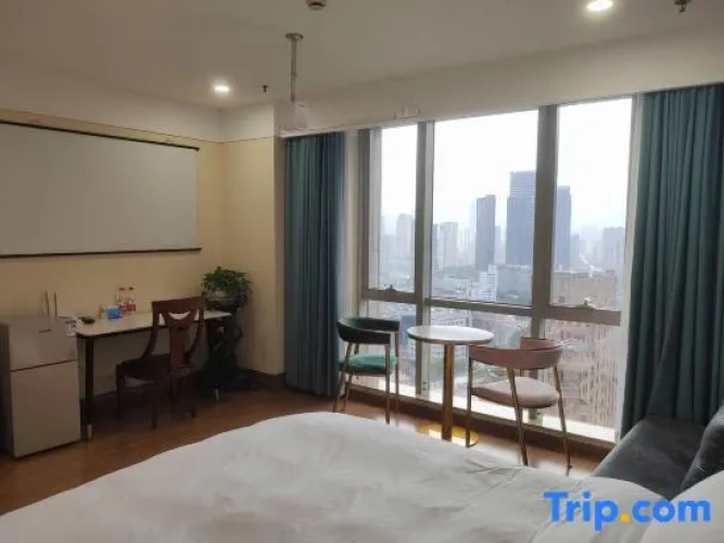 Standard Double room with city view