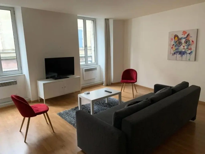 2 Bedrooms Apartment