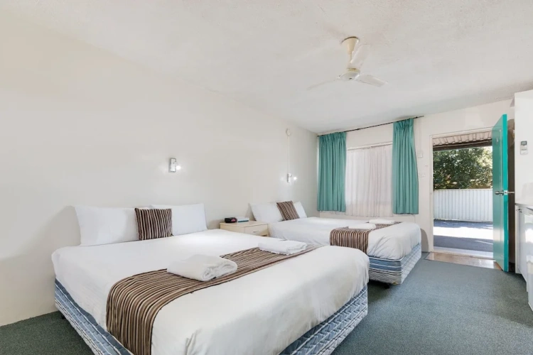 Standard Sextuple room