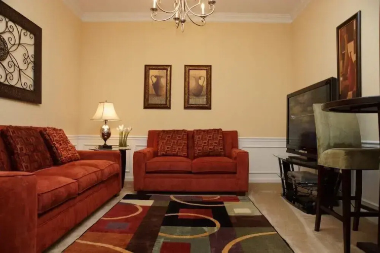 Poolside Penthouse Cabana 3 Bedroom Condo by Redawning