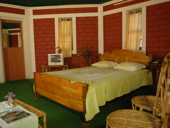 Karapuzha Lakeshore Resort