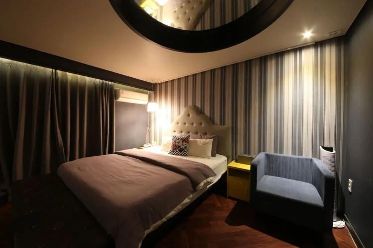 Premier room