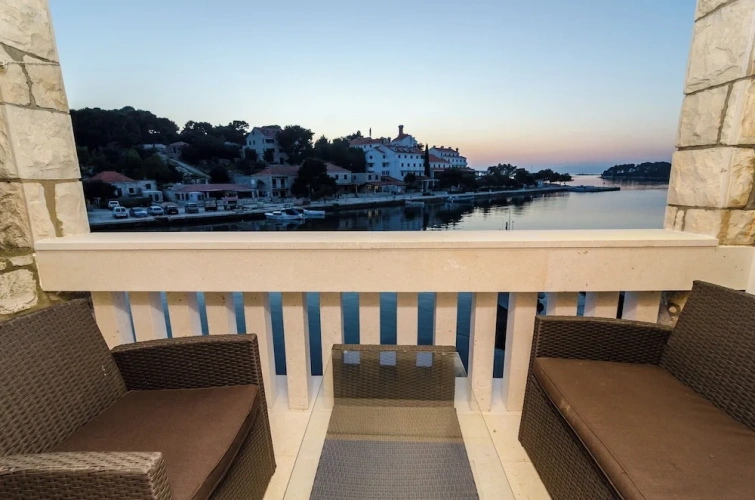 1 Bedroom Apartment with balcony