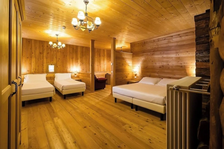 Standard Quadruple Family room