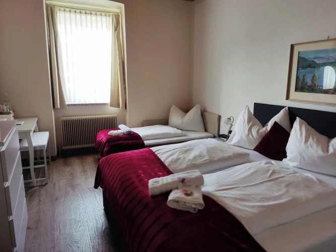 1 Bedroom Standard Triple room with mountain view