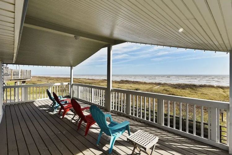 Beachfront Charm - 3 Br Home