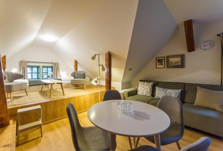 2 Bedrooms Apartment