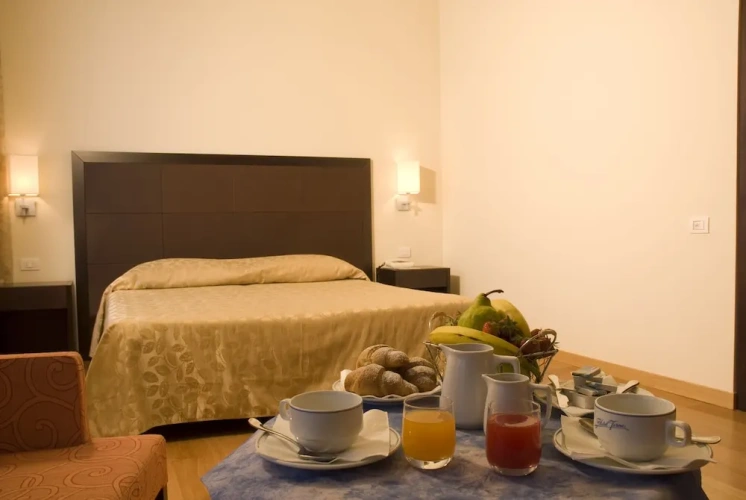 Standard Triple room