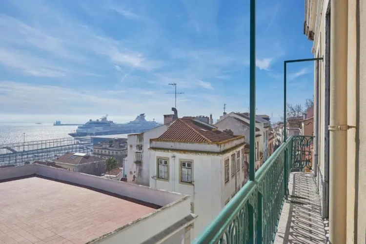 3 Bedrooms Double Apartment