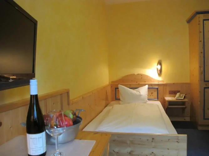 Deluxe Single room