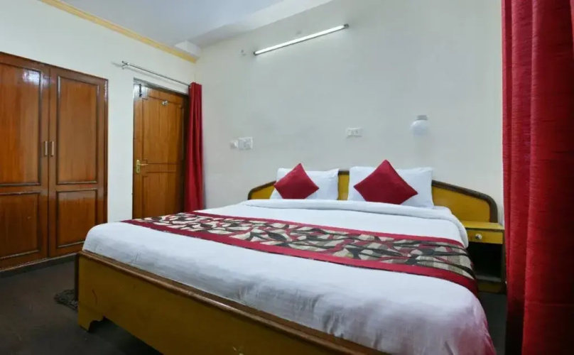 Hotel Dolls Inn