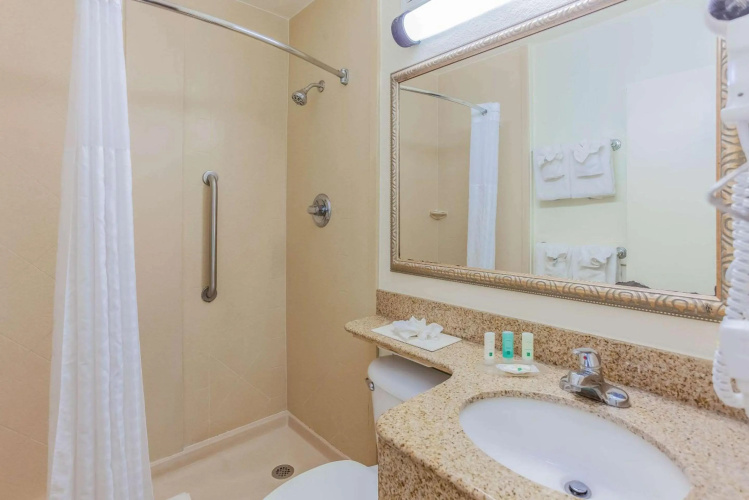 Beachside Hotel & Suites Cocoa Beach photo 11