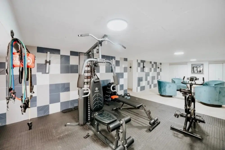 TWO Bedroom Apartment