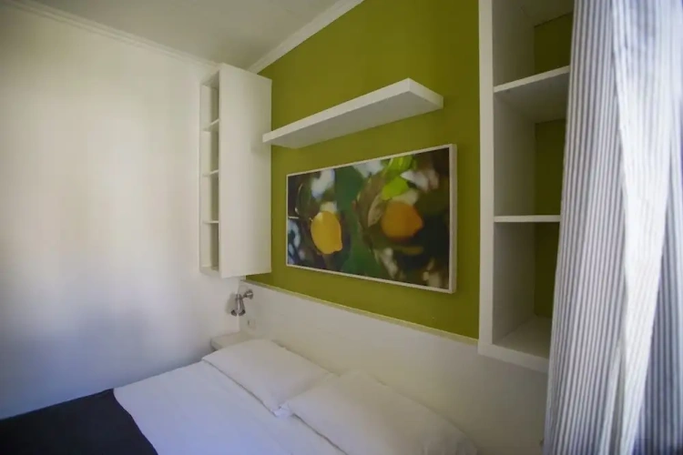 2 Bedrooms Bungalow