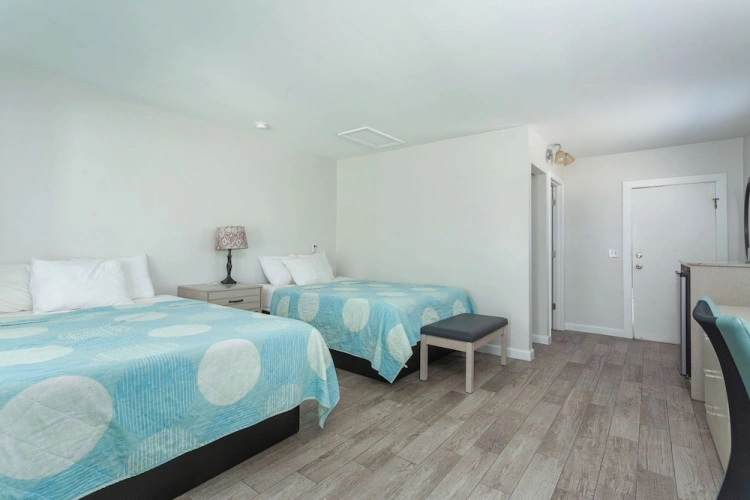 Standard Triple room with bay view