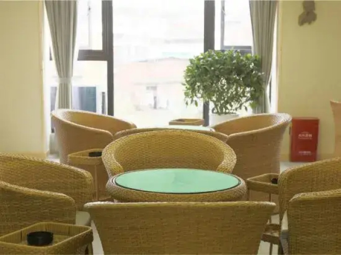 Change Hotel