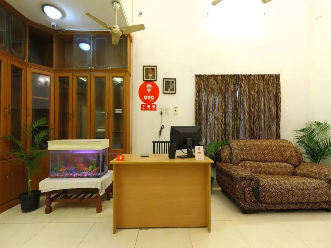 OYO 8033 T Nagar