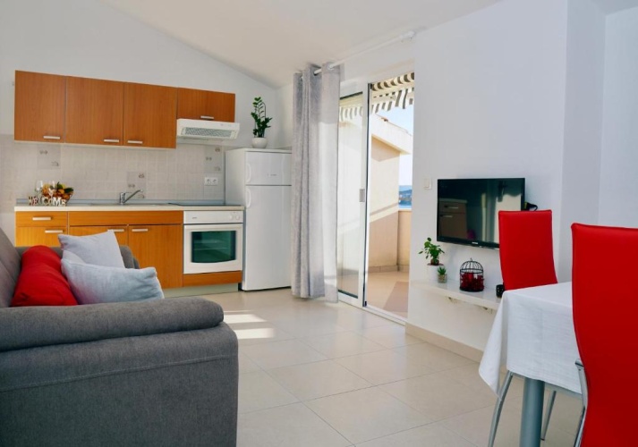 1 Bedroom Apartment with balcony and with sea view