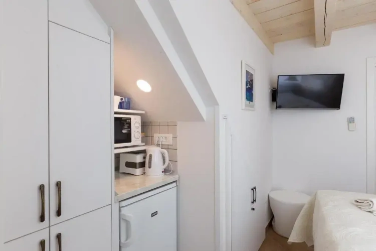 Standard Double Basement room