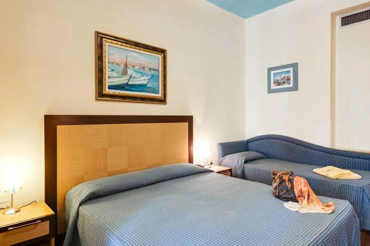 Hotel Aris