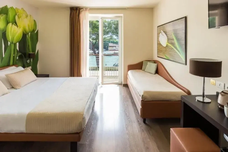 Comfort Triple room with balcony
