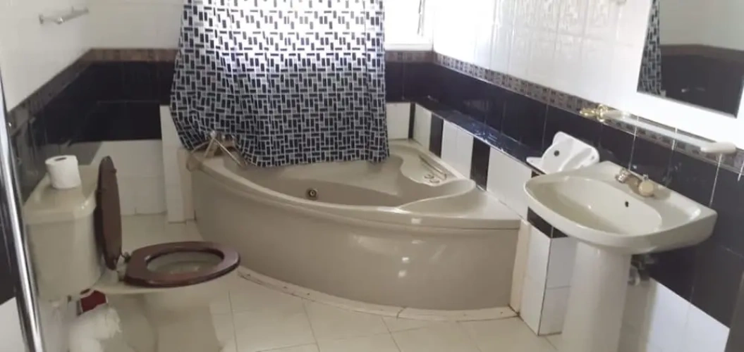 2 Bedrooms Cottage