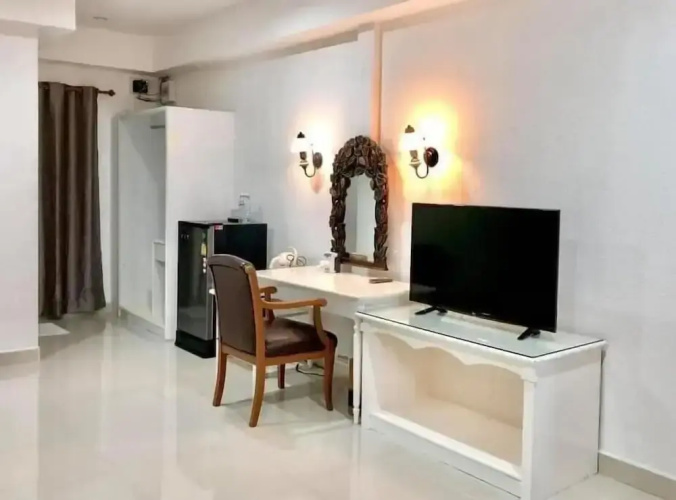 Lopburi Inn