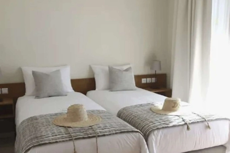 Standard Twin room with balcony