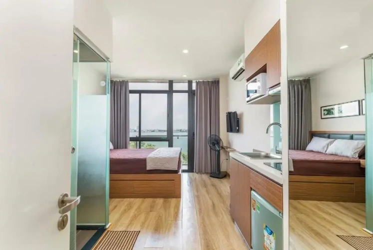 Apartment with lake view