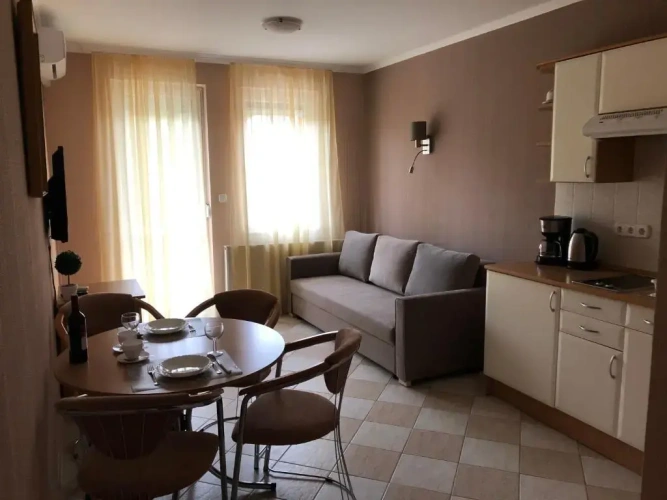 1 Bedroom Apartment