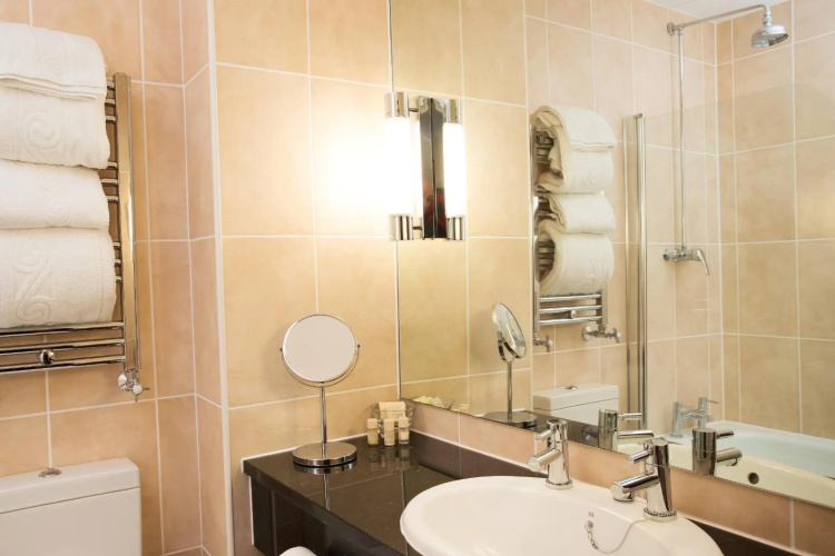 Best Western Plus Grim's Dyke Hotel photo 9