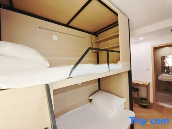 Economy Quadruple room