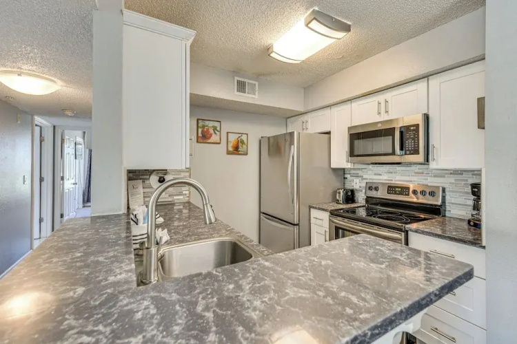 Explore Boardwalk Thrills! Central Destin Condo