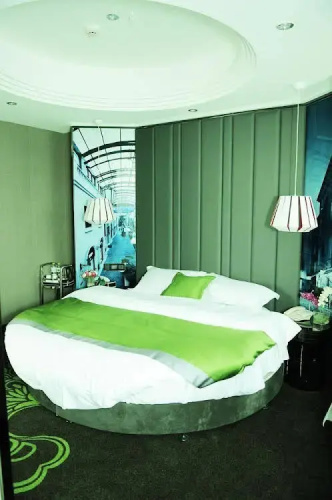 Yangluo Happy Year Hotel
