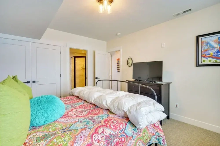 3 Bedrooms Apartment
