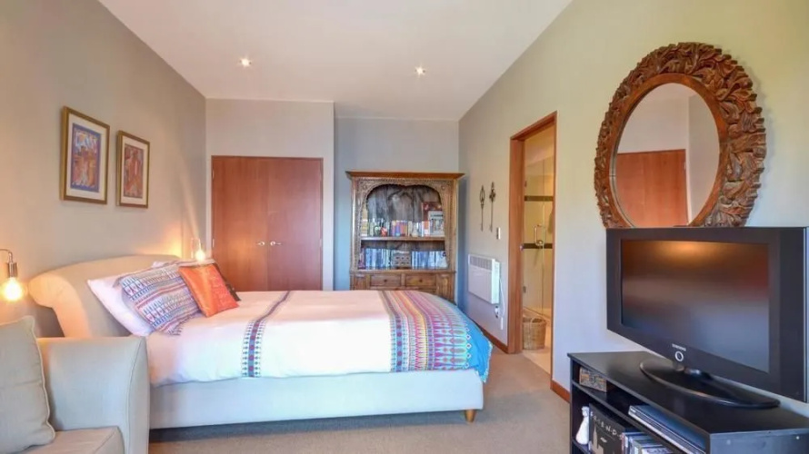 Aries Lake View Villa