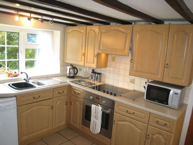 2 Bedrooms Cottage