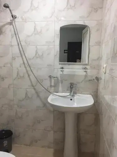 Semeinyi Otel V Kobuleti