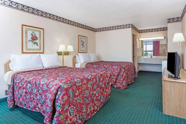 Days Inn by Wyndham McDonough