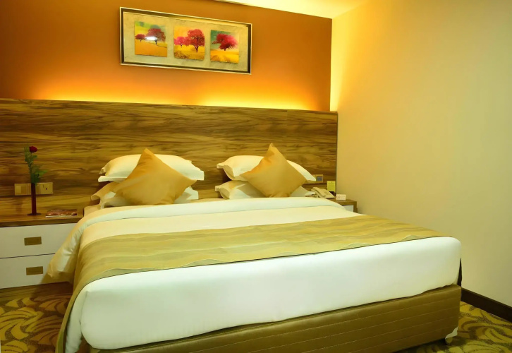 Pearl City Hotel