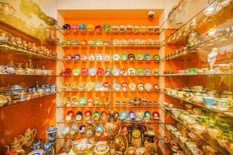 European Porcelain Museum Hostel