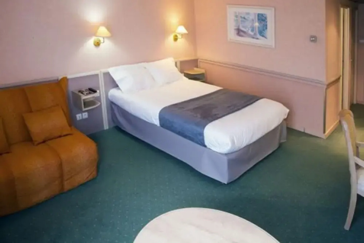 Hotel Logis de Lyon Est