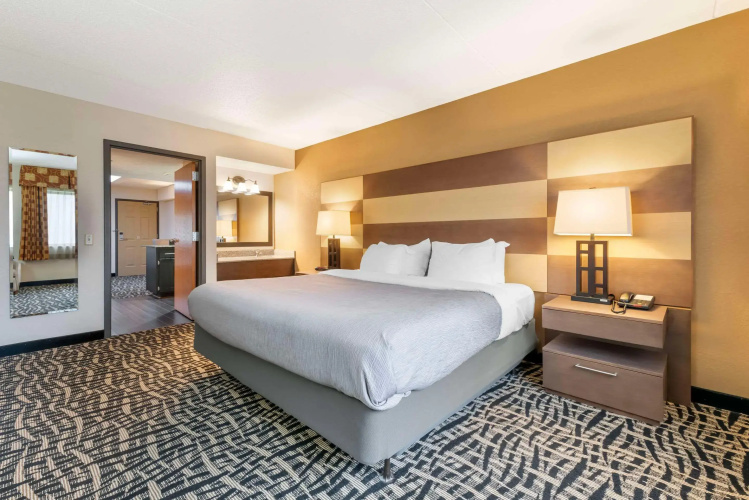 Quality Inn & Suites Mayo Clinic Area