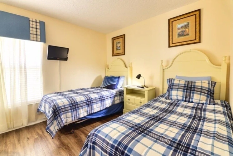 4 Bedrooms Cottage