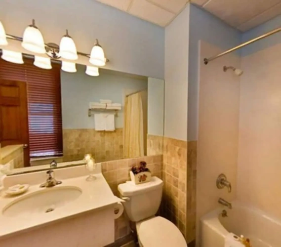 Economy Quadruple room