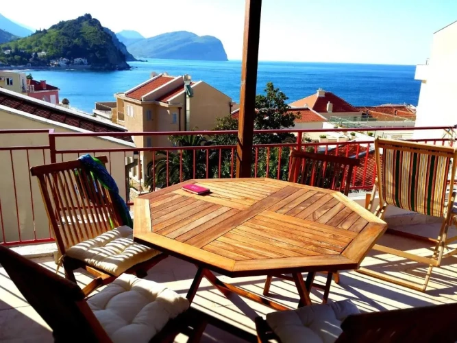1 Bedroom Apartment with sea view