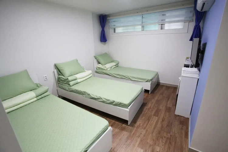 Triple room