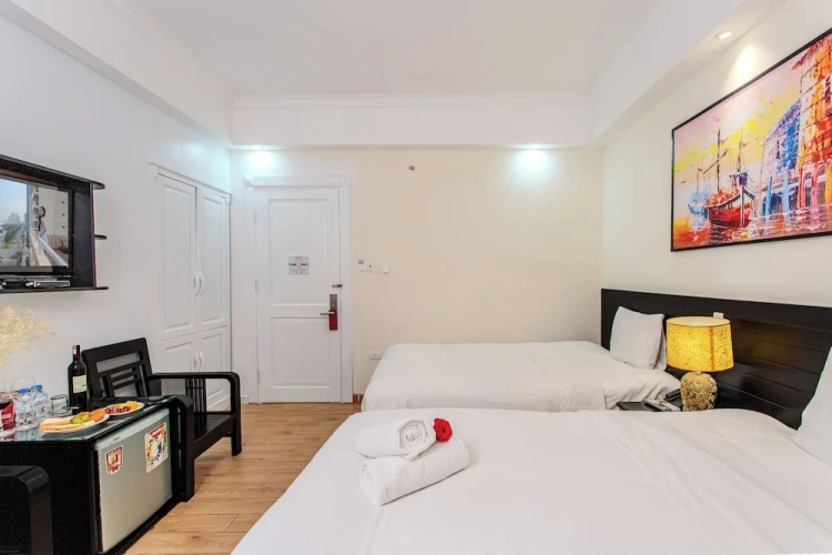 Deluxe Twin room with partial sea view