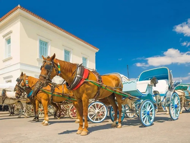Vibrant Spetses - Mata Colorful Nest
